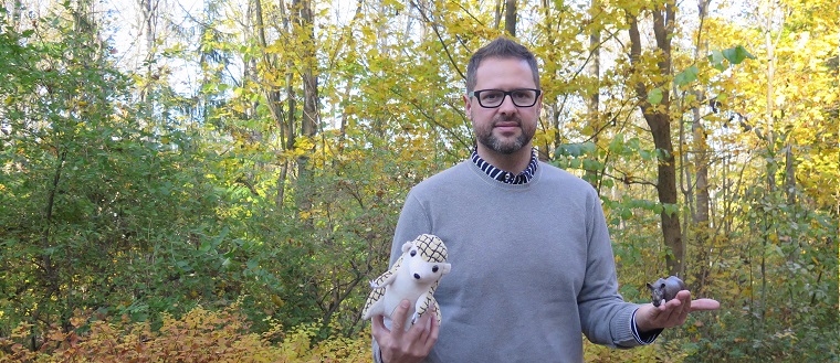 Monitoring illegal wildlife trade on social media and on the savannah