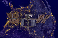 avaruus ja satelliitti